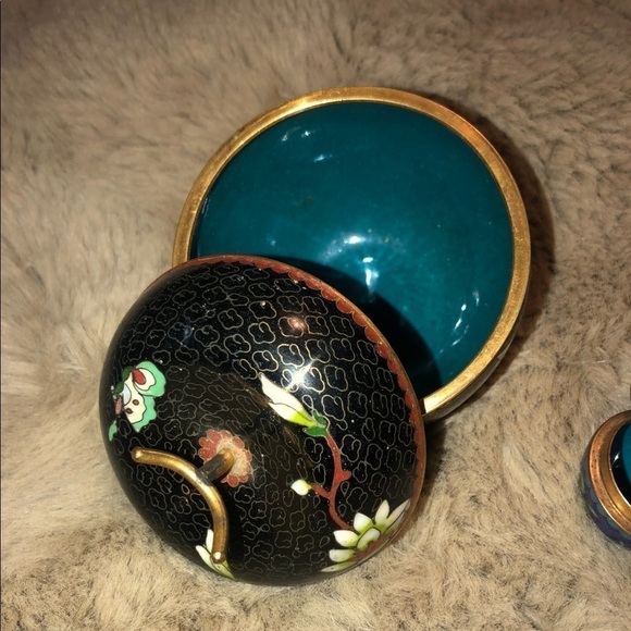 VINTAGE Cloisenne Apples Trinket Pill Stash Boxes w Lids Metal Painted Enamal - Picture 2 of 5